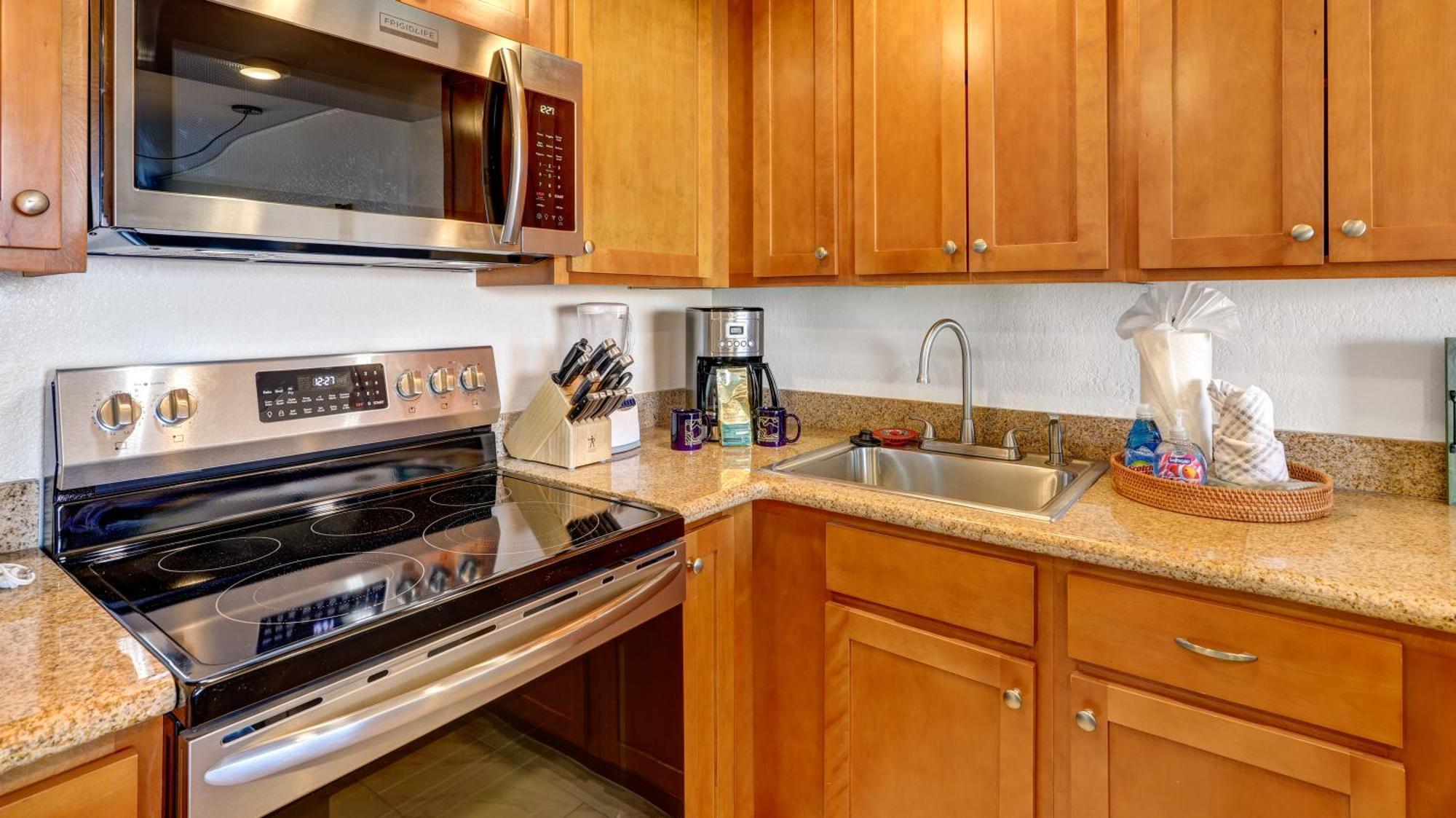 Maui Westside Presents: Kaanapali Shores 733 Stunning Ocean Views New Listing Lahaina Bagian luar foto